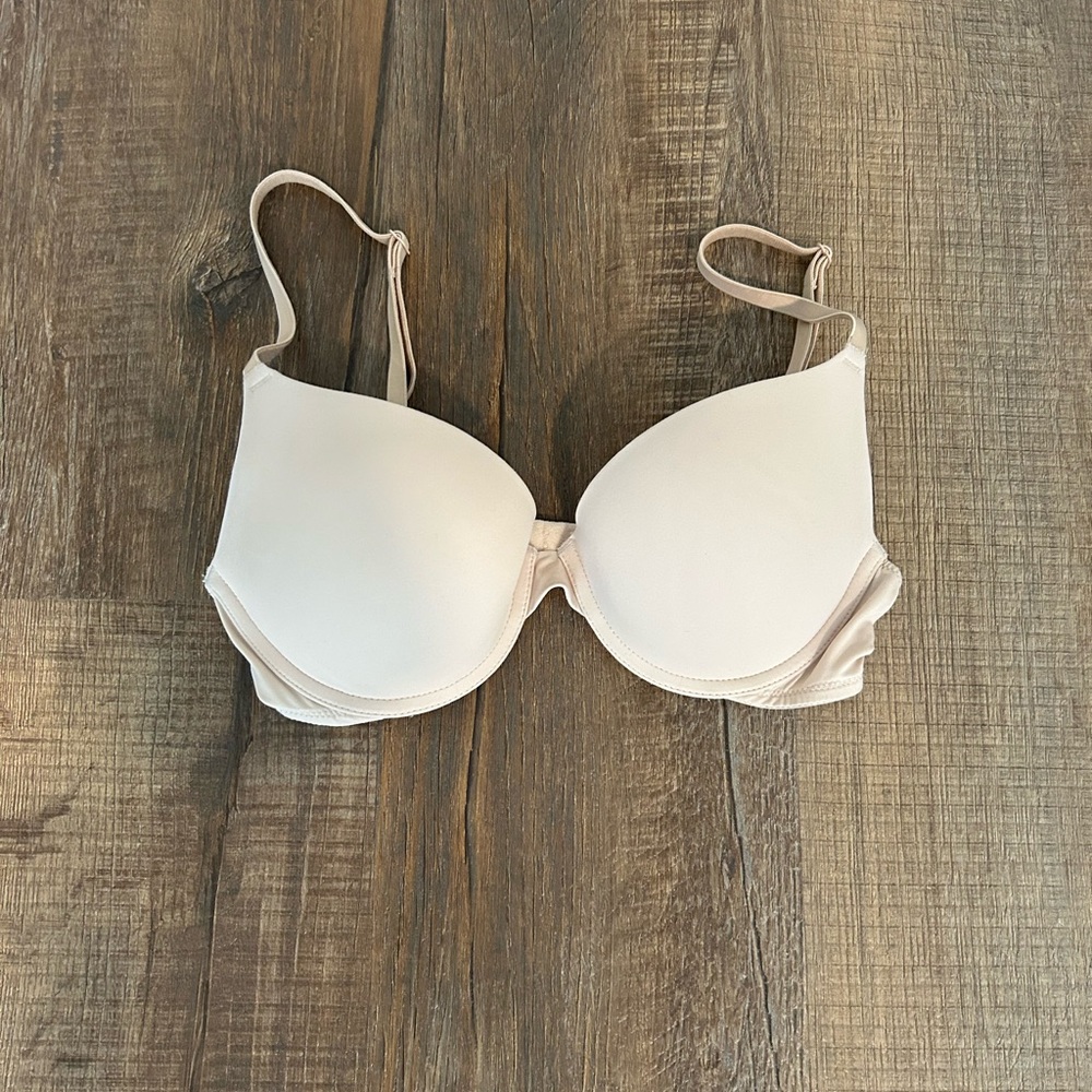 Women’s Victorias Secret push-up bra